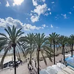 Palm 2f A Stylish Seaside With Parking Appartamento