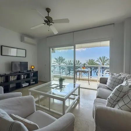 Palm 2f A Stylish Seaside With Parking